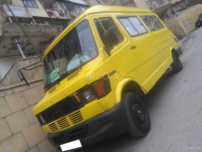 Mercedes 208 D 1986, 32,888 km - 2.3 l - Bakı