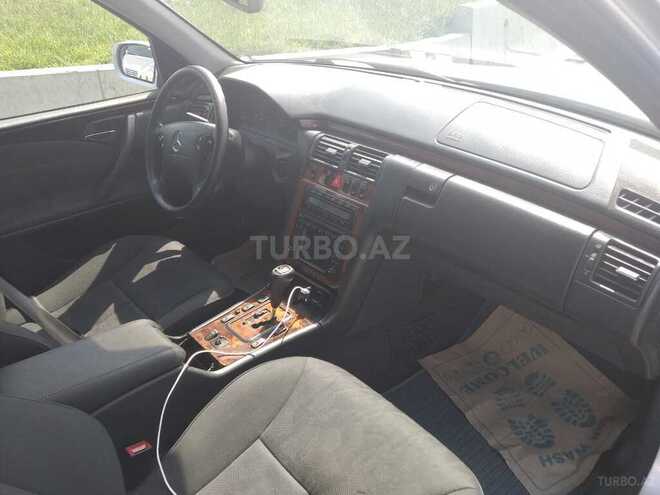 Mercedes E 270 2000, 287,000 km - 2.7 l - Bərdə