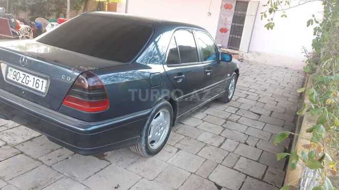 Mercedes C 220 1999, 421,000 km - 2.2 l - Salyan