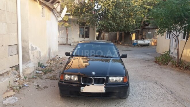 BMW 318 1995, 317,000 km - 1.8 l - Neftçala
