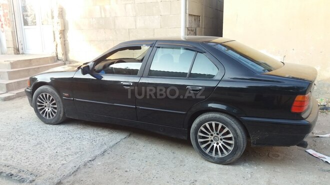 BMW 318 1995, 317,000 km - 1.8 l - Neftçala