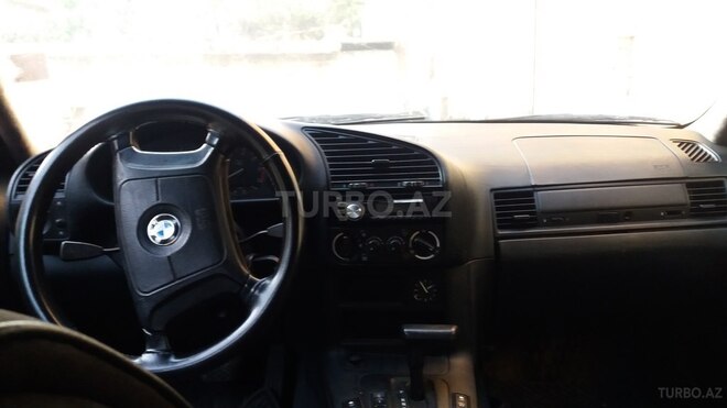 BMW 318 1995, 317,000 km - 1.8 l - Neftçala
