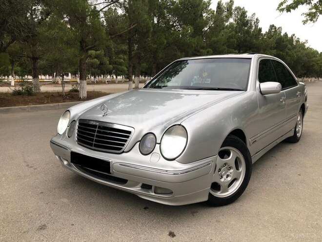 Mercedes E 220 2001, 353,000 km - 2.2 l - Bakı