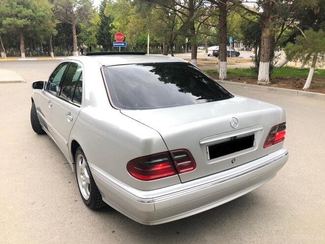 Mercedes E 220 2001, 353,000 km - 2.2 l - Bakı