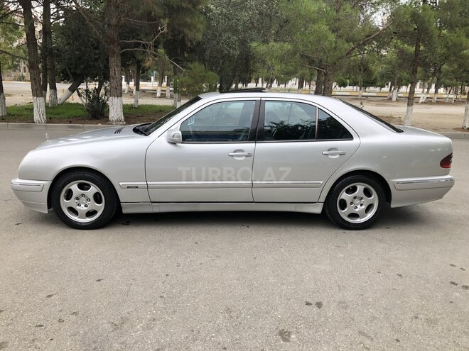Mercedes E 220 2001, 353,000 km - 2.2 l - Bakı