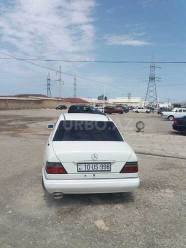 Mercedes E 220 1994, 320,000 km - 2.2 л - Sumqayıt