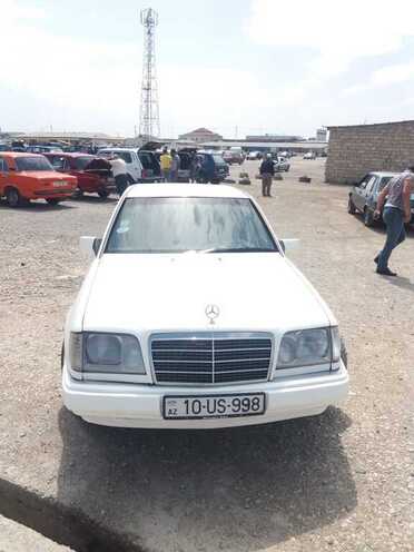 Mercedes E 220 1994, 320,000 km - 2.2 л - Sumqayıt