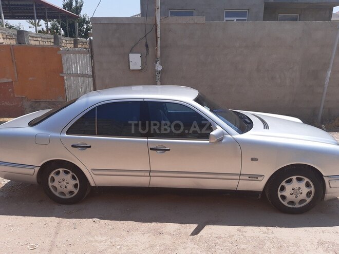 Mercedes E 230 1997, 28,500 km - 2.3 l - Bakı