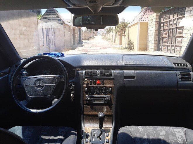 Mercedes E 230 1997, 28,500 km - 2.3 l - Bakı