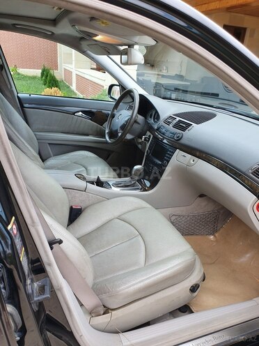 Mercedes E 240 2003, 260,000 km - 2.6 л - Bakı