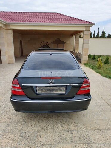 Mercedes E 240 2003, 260,000 km - 2.6 л - Bakı