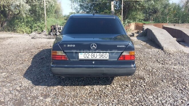 Mercedes E 300 1992, 165,540 km - 3.0 l - Bakı