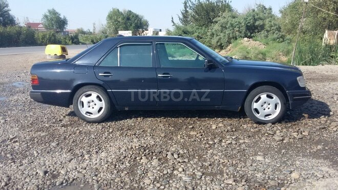 Mercedes E 300 1992, 165,540 km - 3.0 l - Bakı