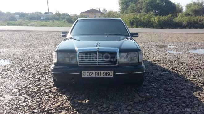 Mercedes E 300 1992, 165,540 km - 3.0 l - Bakı