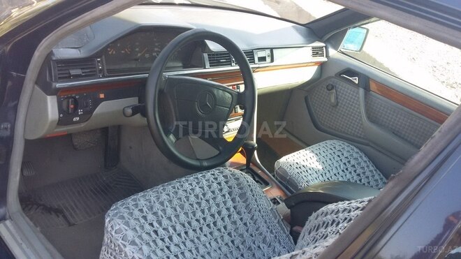 Mercedes E 300 1992, 165,540 km - 3.0 l - Bakı