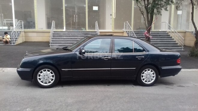 Mercedes E 320 2000, 295,000 km - 3.2 l - Bakı