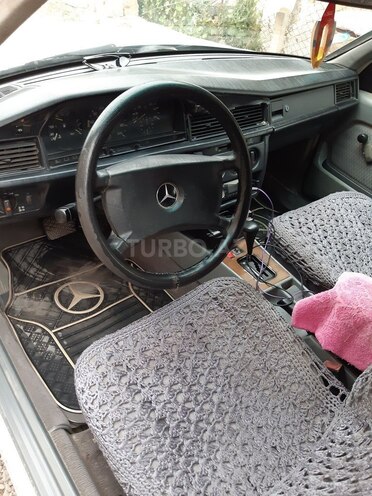 Mercedes 190 1988, 9,876,520 km - 2.5 l - Şamaxı