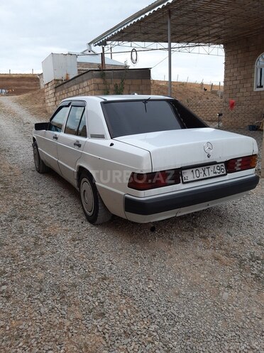 Mercedes 190 1988, 9,876,520 km - 2.5 l - Şamaxı