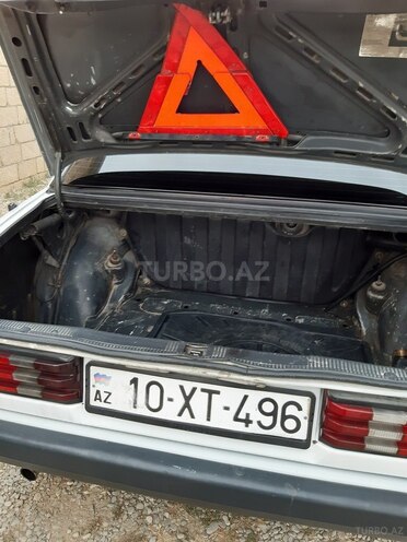 Mercedes 190 1988, 9,876,520 km - 2.5 l - Şamaxı