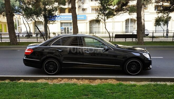 Mercedes E 220 2009, 174,000 km - 2.2 l - Bakı