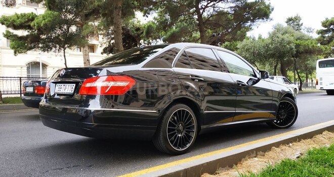 Mercedes E 220 2009, 174,000 km - 2.2 l - Bakı