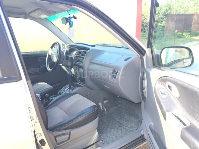 Suzuki Grand Vitara 2002, 264,177 km - 2.0 л - Quba