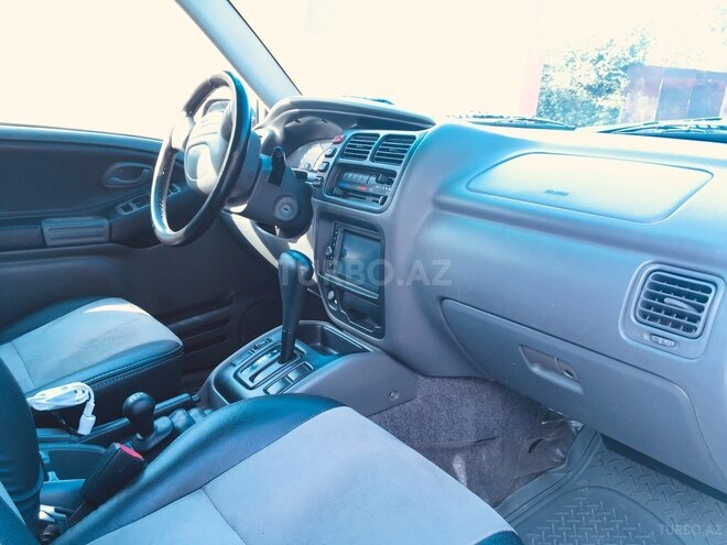 Suzuki Grand Vitara 2002, 264,177 km - 2.0 л - Quba