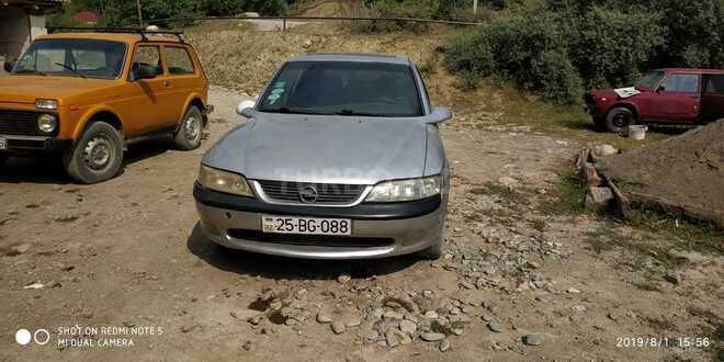 Opel Vectra 1996, 374,000 km - 1.8 l - Quba