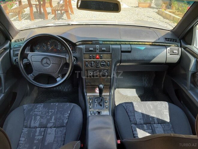 Mercedes E 240 1998, 240,000 km - 2.4 l - Bakı
