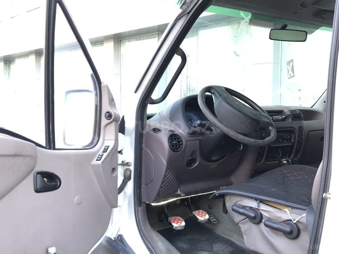 Renault  2001, 650,000 km - 2.8 l - Bakı