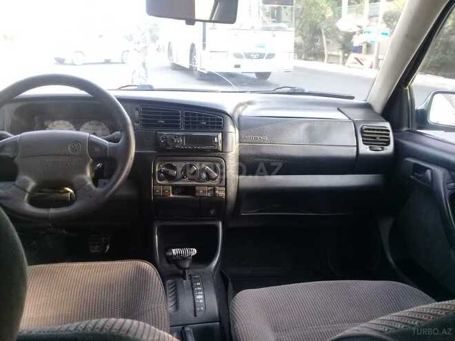 Volkswagen Vento 1994, 211,345 km - 2.0 l - Bakı