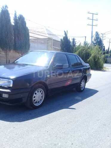 Volkswagen Vento 1994, 211,345 km - 2.0 l - Bakı