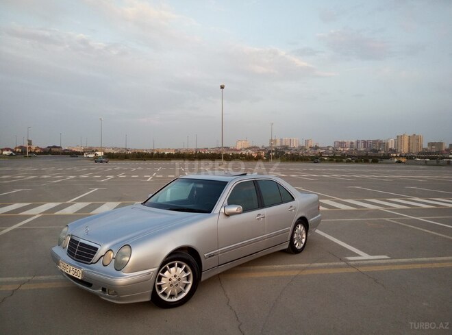 Mercedes E 200 1999, 245,000 km - 2.0 l - Bakı