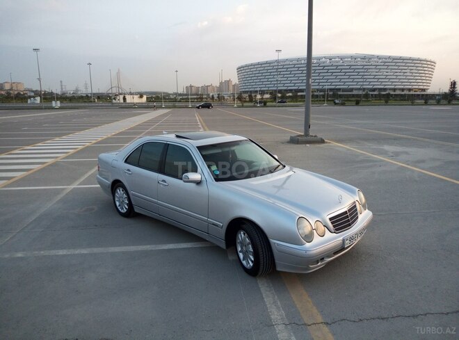 Mercedes E 200 1999, 245,000 km - 2.0 l - Bakı