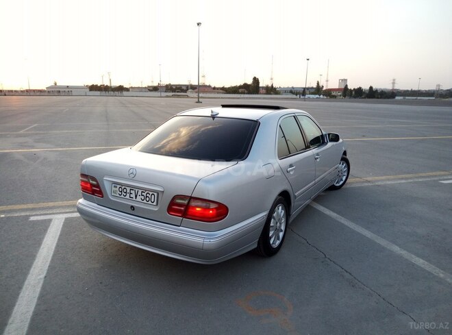 Mercedes E 200 1999, 245,000 km - 2.0 l - Bakı