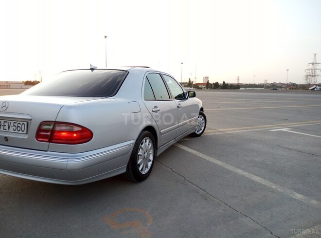 Mercedes E 200 1999, 245,000 km - 2.0 l - Bakı