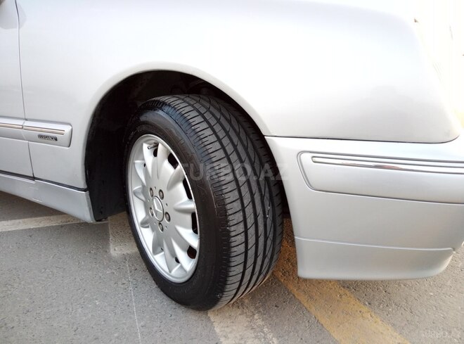 Mercedes E 200 1999, 245,000 km - 2.0 l - Bakı