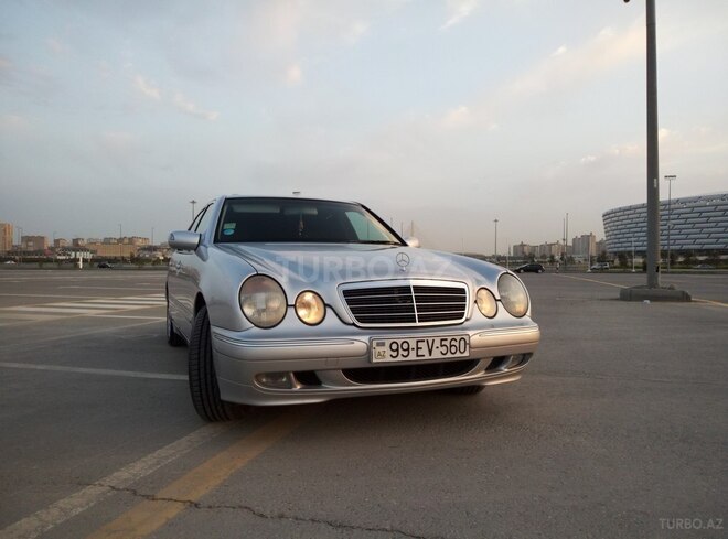 Mercedes E 200 1999, 245,000 km - 2.0 l - Bakı