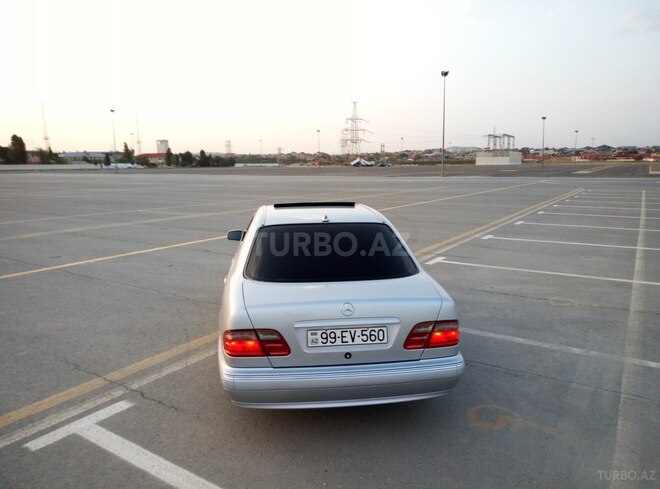 Mercedes E 200 1999, 245,000 km - 2.0 l - Bakı