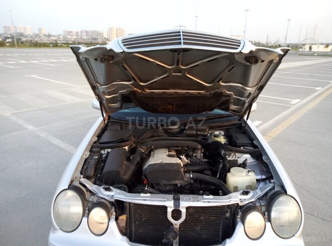 Mercedes E 200 1999, 245,000 km - 2.0 l - Bakı