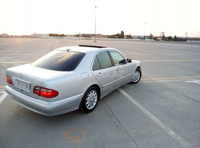 Mercedes E 200 1999, 245,000 km - 2.0 l - Bakı