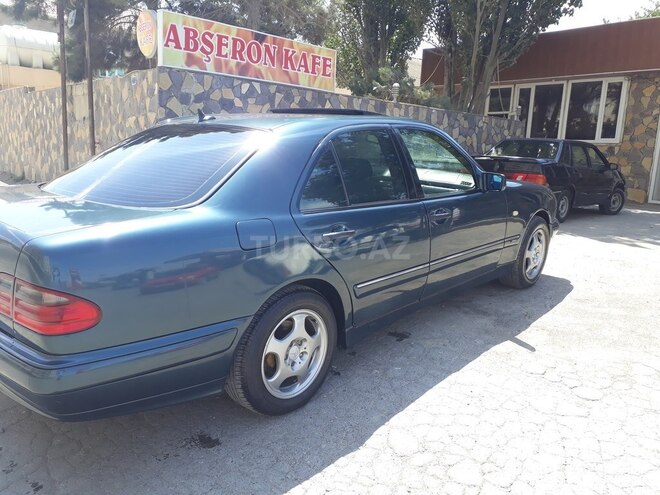 Mercedes E 240 1999, 260,000 km - 2.4 l - Sumqayıt