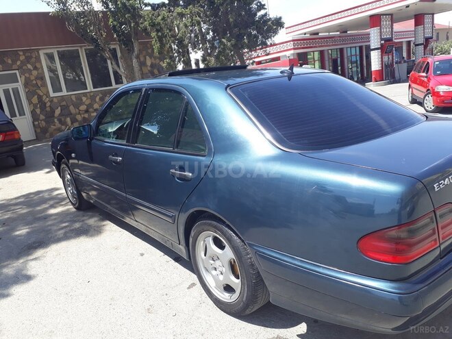 Mercedes E 240 1999, 260,000 km - 2.4 l - Sumqayıt