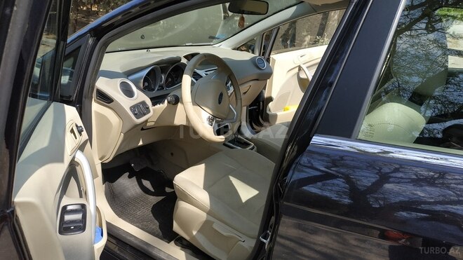 Ford Fiesta 2010, 58,000 km - 1.4 l - Bakı
