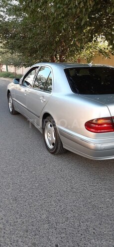 Mercedes E 220 2000, 454,000 km - 2.2 л - Biləsuvar