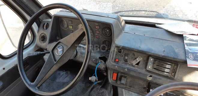 Mercedes 208 D 1993, 280,000 km - 0.2 l - Biləsuvar