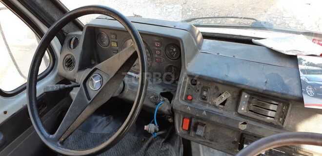 Mercedes 208 D 1993, 280,000 km - 0.2 l - Biləsuvar