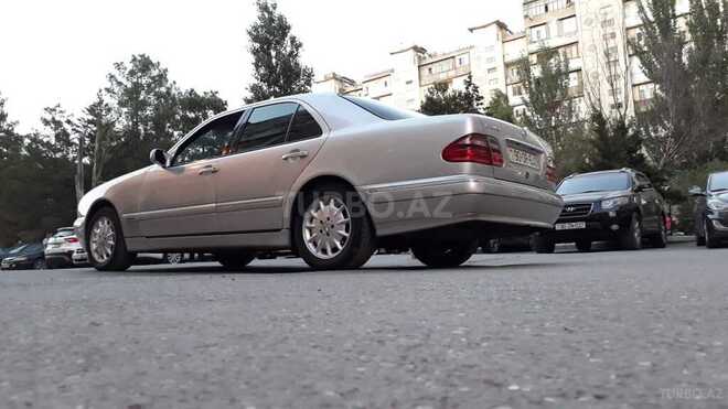 Mercedes E 240 2001, 270,000 km - 2.4 l - Bakı