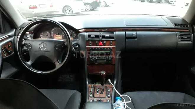 Mercedes E 240 2001, 270,000 km - 2.4 l - Bakı
