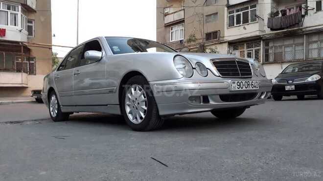 Mercedes E 240 2001, 270,000 km - 2.4 l - Bakı